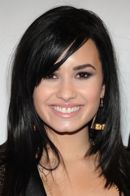 56231_Preppie_-_Demi_Lovato_at_City_For_Hope_Concert_at_the_Nokia_Theatre_in_L_A__-_October_25_2009_9124_122_146lo.jpg