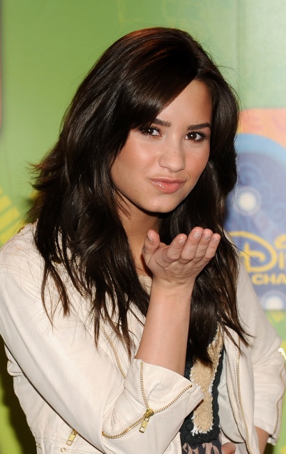 70097_Preppie_Demi_Lovato_attends_new_Disney_TV_and_Music_Season_photocall_7211_122_202lo.jpg
