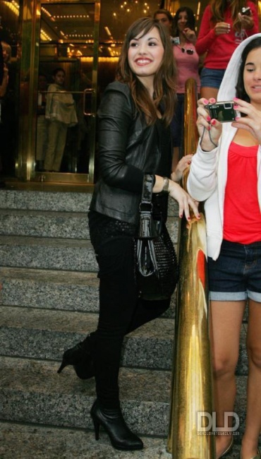August_12th_-_Arriving_At_The_Hotel_In_New_York_City__282429.jpg