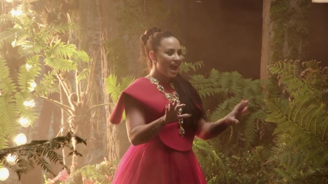 Behind_the_Scenes_of_Demi_Lovato_and_DJ_Khaled__I_Believe__video_for_A_WRINKLE_IN_TIME_mp42624.jpg
