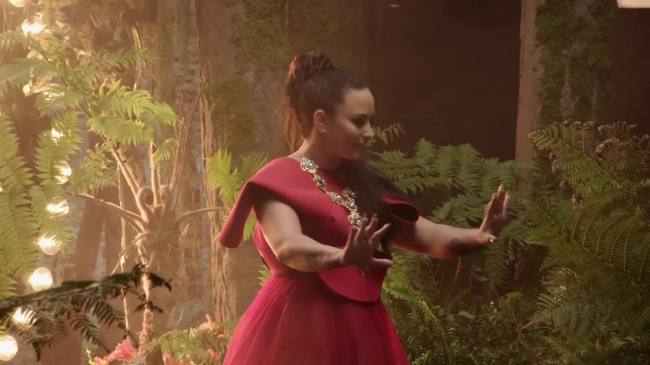 Behind_the_Scenes_of_Demi_Lovato_and_DJ_Khaled__I_Believe__video_for_A_WRINKLE_IN_TIME_mp42671.jpg