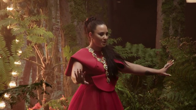 Behind_the_Scenes_of_Demi_Lovato_and_DJ_Khaled__I_Believe__video_for_A_WRINKLE_IN_TIME_mp42696.jpg