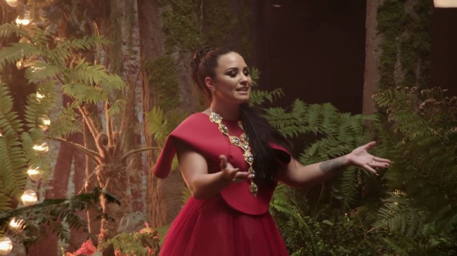 Behind_the_Scenes_of_Demi_Lovato_and_DJ_Khaled__I_Believe__video_for_A_WRINKLE_IN_TIME_mp42727.jpg