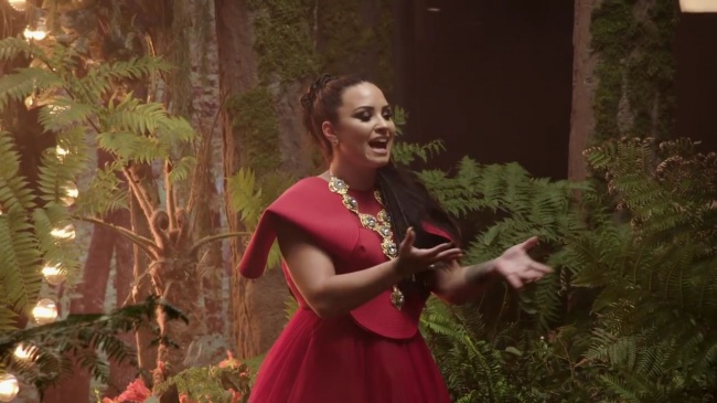 Behind_the_Scenes_of_Demi_Lovato_and_DJ_Khaled__I_Believe__video_for_A_WRINKLE_IN_TIME_mp42735.jpg