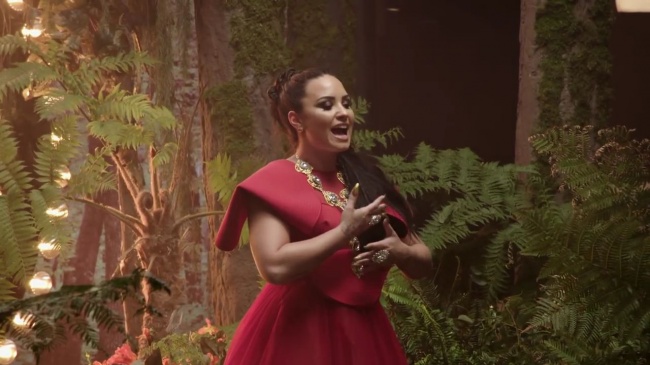 Behind_the_Scenes_of_Demi_Lovato_and_DJ_Khaled__I_Believe__video_for_A_WRINKLE_IN_TIME_mp42759.jpg