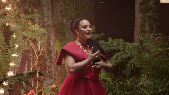 Behind_the_Scenes_of_Demi_Lovato_and_DJ_Khaled__I_Believe__video_for_A_WRINKLE_IN_TIME_mp42760.jpg
