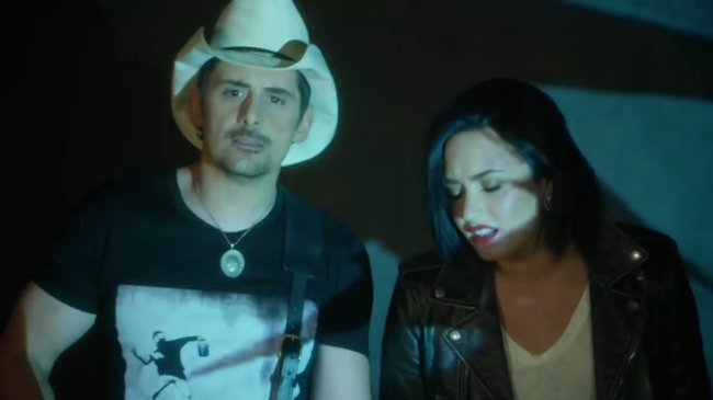 Brad_Paisley_-_Without_a_Fight_ft__Demi_Lovato5Bvia_torchbrowser_com5D_mp43276.png