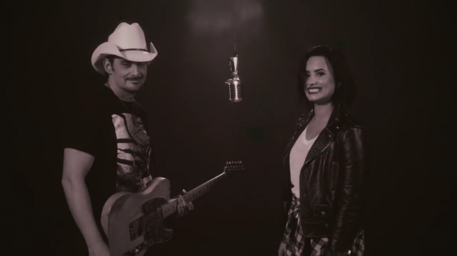 Brad_Paisley_-_Without_a_Fight_ft__Demi_Lovato5Bvia_torchbrowser_com5D_mp43517.png
