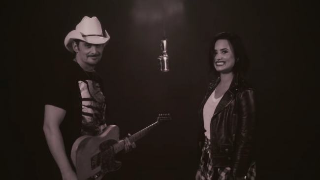 Brad_Paisley_-_Without_a_Fight_ft__Demi_Lovato5Bvia_torchbrowser_com5D_mp43518.png