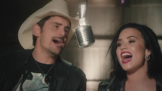 Brad_Paisley_-_Without_a_Fight_ft__Demi_Lovato5Bvia_torchbrowser_com5D_mp44903.png