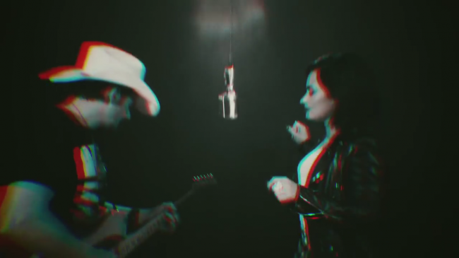 Brad_Paisley_-_Without_a_Fight_ft__Demi_Lovato5Bvia_torchbrowser_com5D_mp45510.png