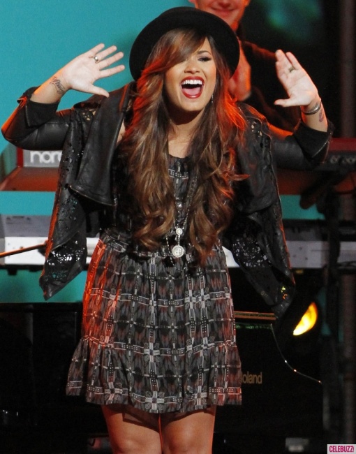 Demi-Lovato-Performs-on-Jimmy-Kimmel-Live-2-805x1024.jpg