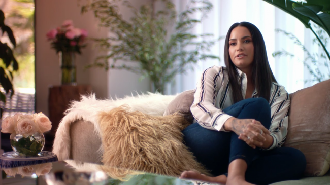 Demi_Lovato-_Simply_Complicated_-_Official_Documentary5Bvia_torchbrowser_com5D_mp40589.png