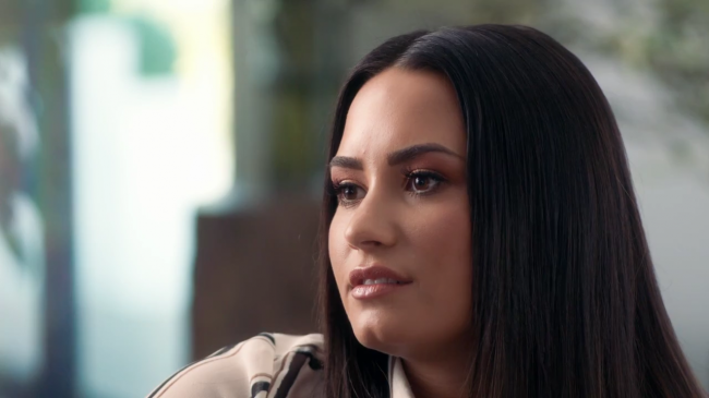 Demi_Lovato-_Simply_Complicated_-_Official_Documentary5Bvia_torchbrowser_com5D_mp40829.png