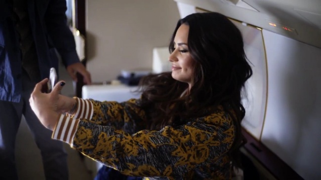 Demi_Lovato-_Simply_Complicated_-_Official_Documentary5Bvia_torchbrowser_com5D_mp4100145.jpg