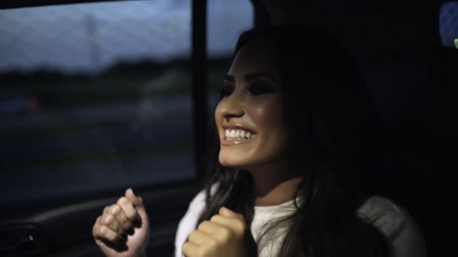 Demi_Lovato-_Simply_Complicated_-_Official_Documentary5Bvia_torchbrowser_com5D_mp4100273.jpg