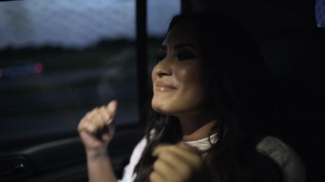 Demi_Lovato-_Simply_Complicated_-_Official_Documentary5Bvia_torchbrowser_com5D_mp4100281.jpg