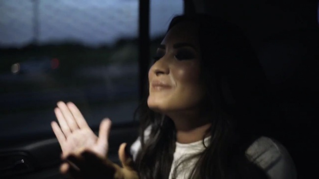 Demi_Lovato-_Simply_Complicated_-_Official_Documentary5Bvia_torchbrowser_com5D_mp4100289.jpg