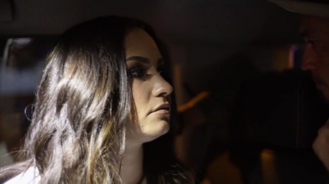 Demi_Lovato-_Simply_Complicated_-_Official_Documentary5Bvia_torchbrowser_com5D_mp4100393.jpg