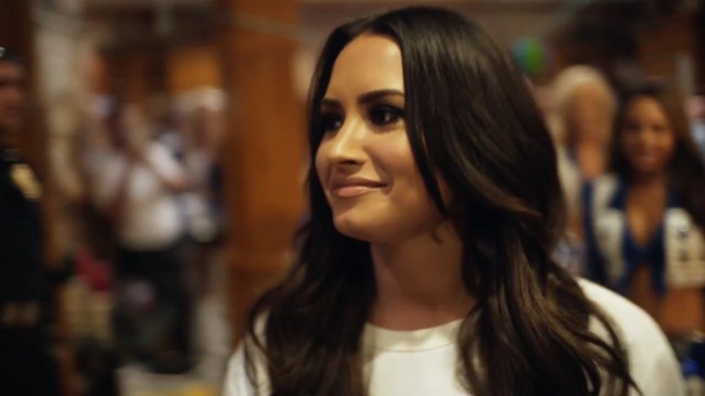 Demi_Lovato-_Simply_Complicated_-_Official_Documentary5Bvia_torchbrowser_com5D_mp4100449.jpg