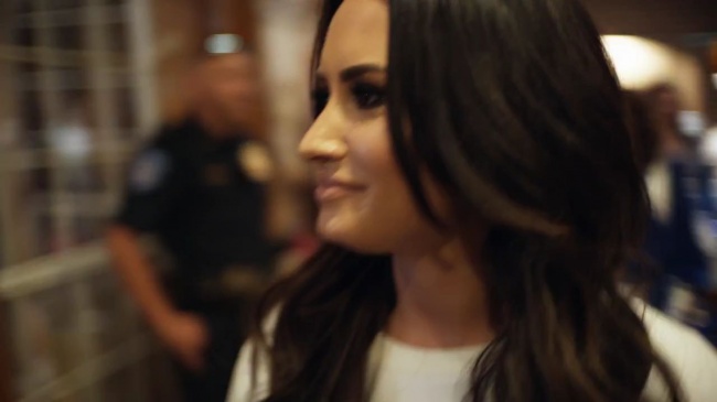 Demi_Lovato-_Simply_Complicated_-_Official_Documentary5Bvia_torchbrowser_com5D_mp4100456.jpg