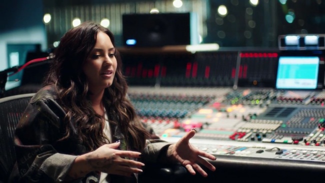 Demi_Lovato-_Simply_Complicated_-_Official_Documentary5Bvia_torchbrowser_com5D_mp4101392.jpg