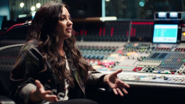 Demi_Lovato-_Simply_Complicated_-_Official_Documentary5Bvia_torchbrowser_com5D_mp4101568.jpg