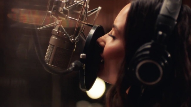 Demi_Lovato-_Simply_Complicated_-_Official_Documentary5Bvia_torchbrowser_com5D_mp4102224.jpg