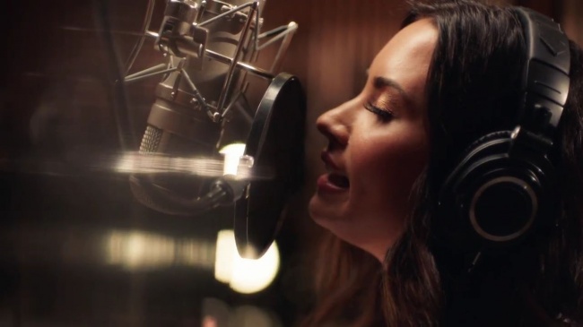 Demi_Lovato-_Simply_Complicated_-_Official_Documentary5Bvia_torchbrowser_com5D_mp4103256.jpg