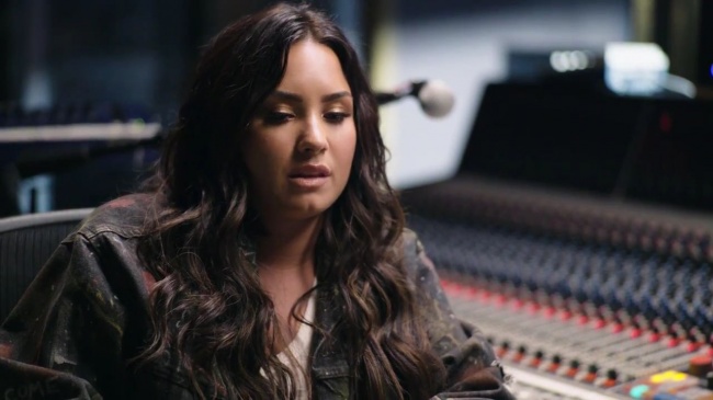 Demi_Lovato-_Simply_Complicated_-_Official_Documentary5Bvia_torchbrowser_com5D_mp4105753.jpg