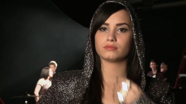 Demi_Lovato-_Simply_Complicated_-_Official_Documentary5Bvia_torchbrowser_com5D_mp4106137.jpg