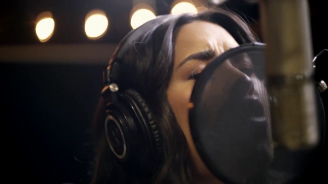 Demi_Lovato-_Simply_Complicated_-_Official_Documentary5Bvia_torchbrowser_com5D_mp4106752.jpg
