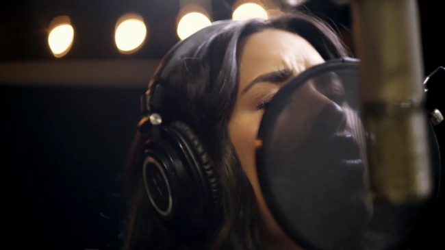 Demi_Lovato-_Simply_Complicated_-_Official_Documentary5Bvia_torchbrowser_com5D_mp4106753.jpg