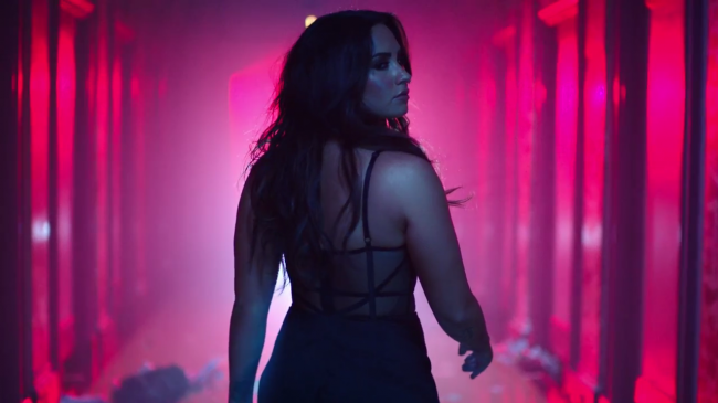 Demi_Lovato-_Simply_Complicated_-_Official_Documentary5Bvia_torchbrowser_com5D_mp41253.png
