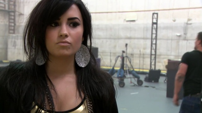 Demi_Lovato-_Simply_Complicated_-_Official_Documentary5Bvia_torchbrowser_com5D_mp425699.jpg
