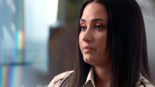 Demi_Lovato-_Simply_Complicated_-_Official_Documentary5Bvia_torchbrowser_com5D_mp430298.jpg