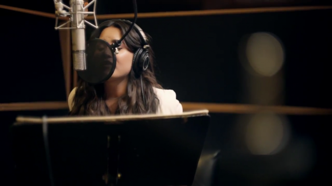 Demi_Lovato-_Simply_Complicated_-_Official_Documentary5Bvia_torchbrowser_com5D_mp43118.png