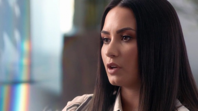 Demi_Lovato-_Simply_Complicated_-_Official_Documentary5Bvia_torchbrowser_com5D_mp432634.jpg