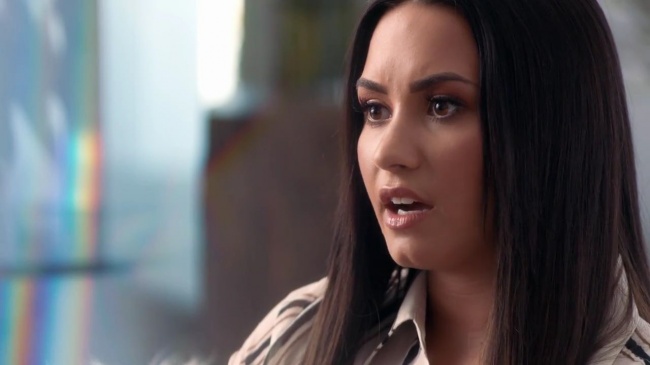 Demi_Lovato-_Simply_Complicated_-_Official_Documentary5Bvia_torchbrowser_com5D_mp433866.jpg