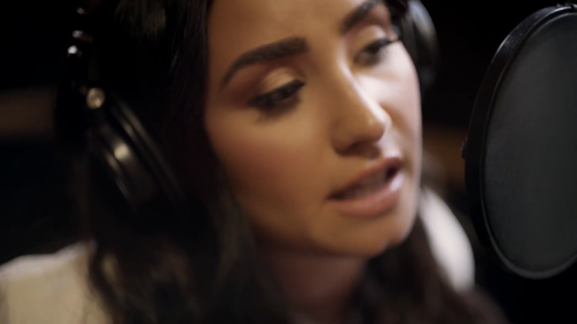 Demi_Lovato-_Simply_Complicated_-_Official_Documentary5Bvia_torchbrowser_com5D_mp43574.png