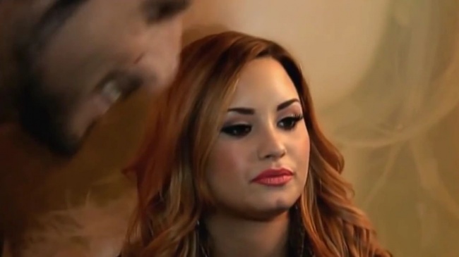 Demi_Lovato-_Simply_Complicated_-_Official_Documentary5Bvia_torchbrowser_com5D_mp439450.jpg