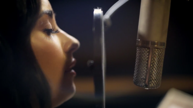 Demi_Lovato-_Simply_Complicated_-_Official_Documentary5Bvia_torchbrowser_com5D_mp44493.png