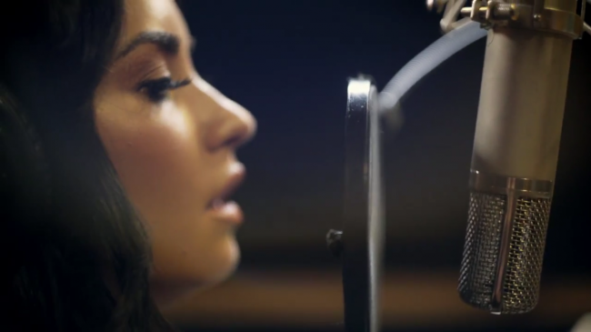 Demi_Lovato-_Simply_Complicated_-_Official_Documentary5Bvia_torchbrowser_com5D_mp44582.png