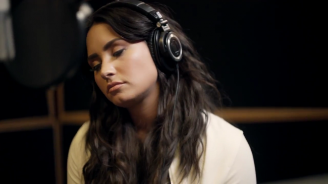 Demi_Lovato-_Simply_Complicated_-_Official_Documentary5Bvia_torchbrowser_com5D_mp44717.png