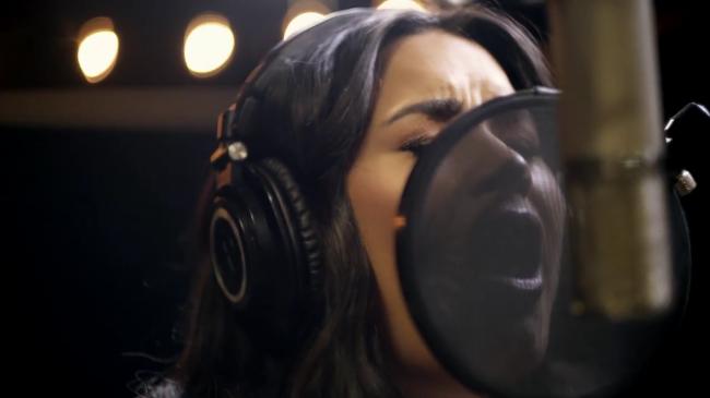 Demi_Lovato-_Simply_Complicated_-_Official_Documentary5Bvia_torchbrowser_com5D_mp44902.png