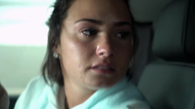 Demi_Lovato-_Simply_Complicated_-_Official_Documentary5Bvia_torchbrowser_com5D_mp450032.jpg