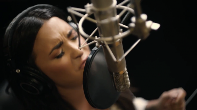 Demi_Lovato-_Simply_Complicated_-_Official_Documentary5Bvia_torchbrowser_com5D_mp46382.png