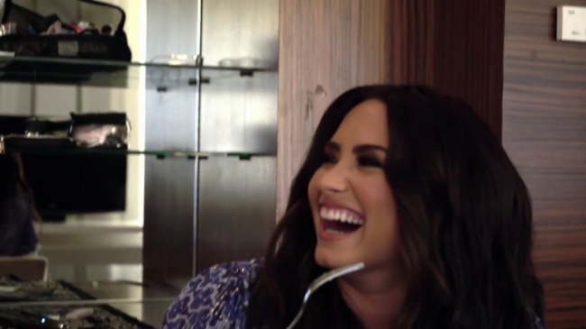 Demi_Lovato-_Simply_Complicated_-_Official_Documentary5Bvia_torchbrowser_com5D_mp475232.jpg