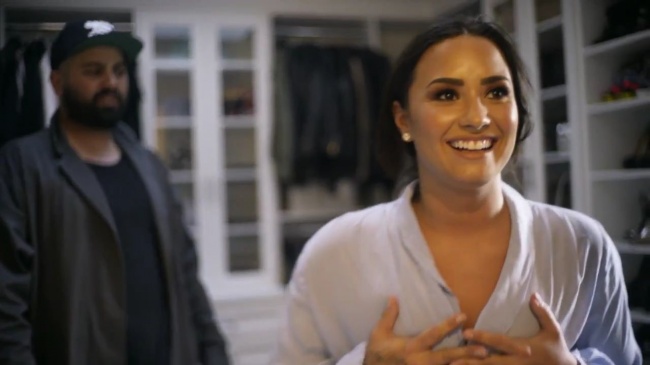 Demi_Lovato-_Simply_Complicated_-_Official_Documentary5Bvia_torchbrowser_com5D_mp477984.jpg