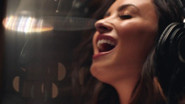 Demi_Lovato-_Simply_Complicated_-_Official_Documentary5Bvia_torchbrowser_com5D_mp478561.jpg